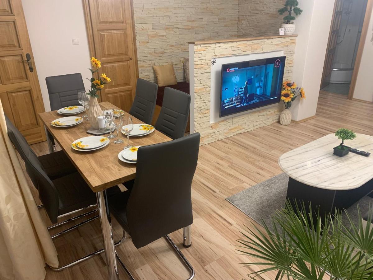 Apartman Slunecnice S Terasou Ceske Budejovice Eksteriør billede
