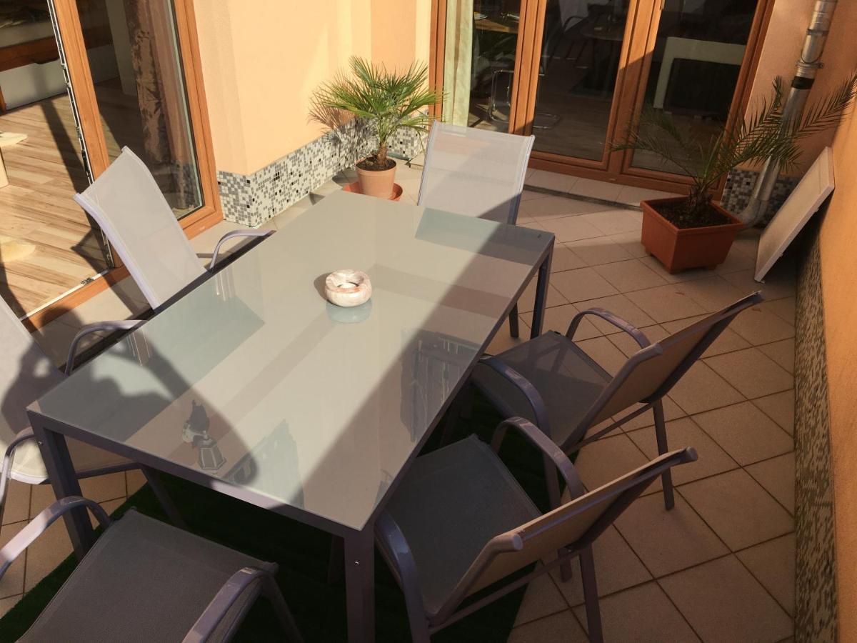 Apartman Slunecnice S Terasou Ceske Budejovice Eksteriør billede